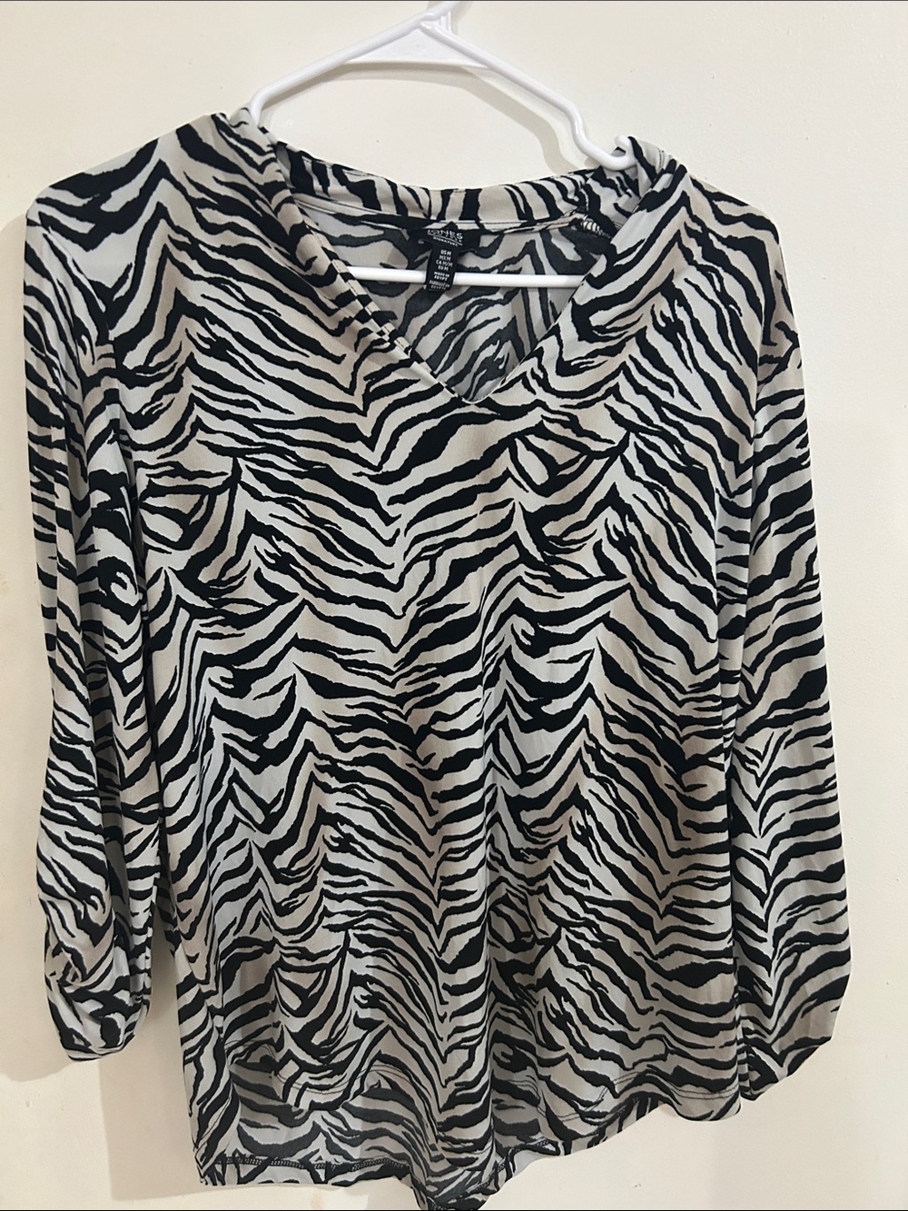 Jones New York Black and White Zebra Print V-Neck Blouse